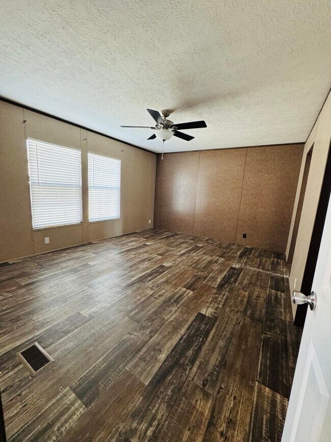 Master Bedroom - 7151 Woodlake Pky