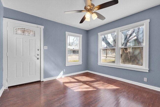 Photo - Cozy 3 Bed 2 Bath- Newly Renovated Home in Downtown San Antonio!