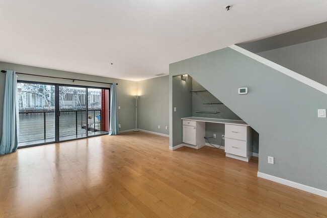 Photo - 710 NW Naito Pky Unit C12