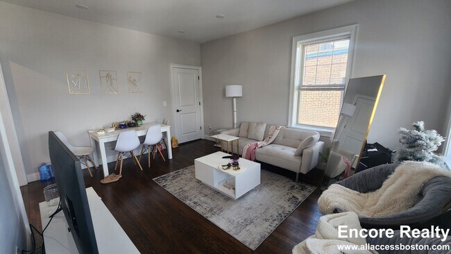 Photo - 2017 Commonwealth Ave Unit 6