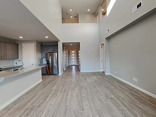 Building Photo - 7323 S 23rd Dr Rental