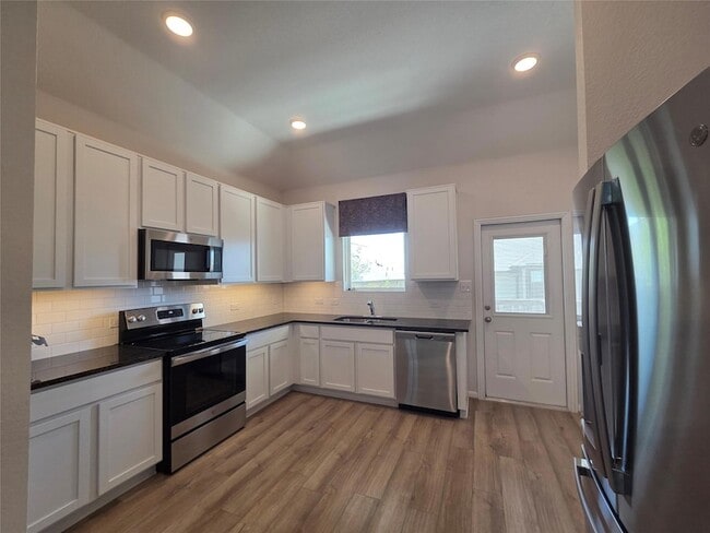 Photo - 8902 Grand Western