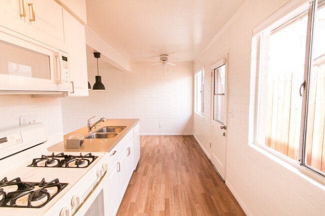 Photo - Charming 1br/1ba with Mid Century Touches in Ocean Beach/Point Loma Unit 4493