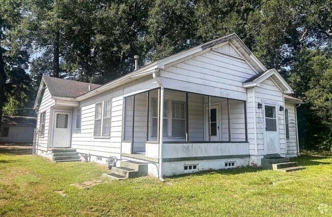 Building Photo - 2 Bedroom 1 Bathroom House in Texarkana, TX