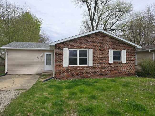 3 Bedroom 2 Bathroom for $1350.00 - 3 Bedroom 2 Bathroom for $1350.00 House