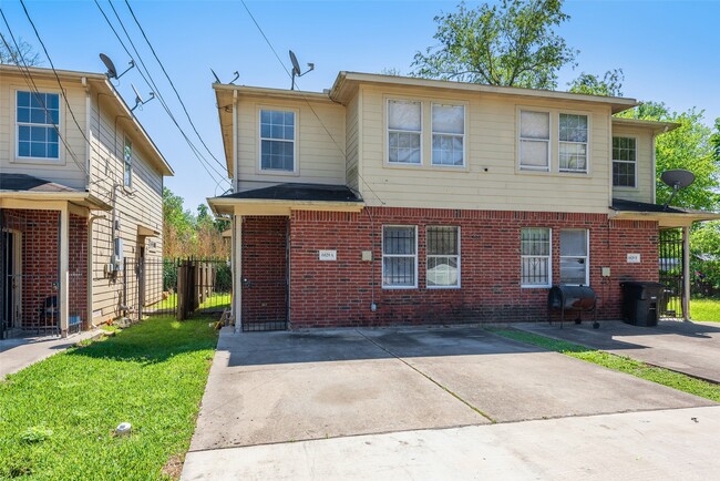 Building Photo - 6827 Dumble St Rental