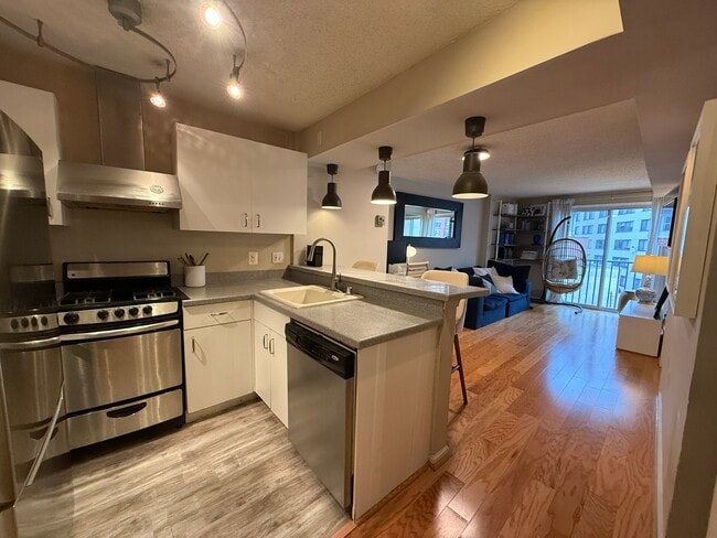 Building Photo - 1239 Vermont Ave NW Unit 310 Rental