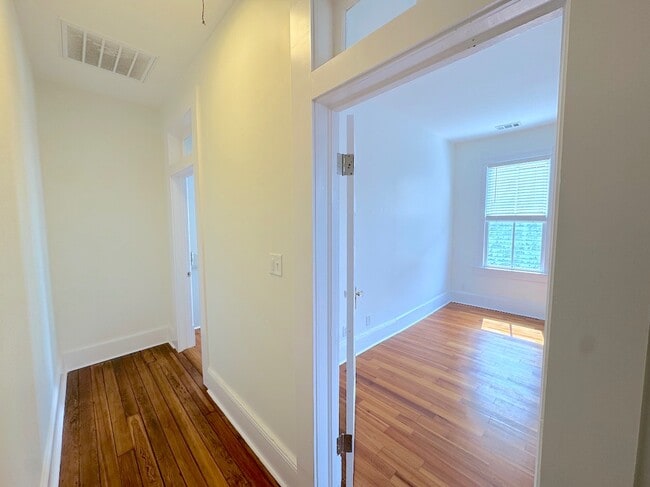 Photo - 20 E 40th St