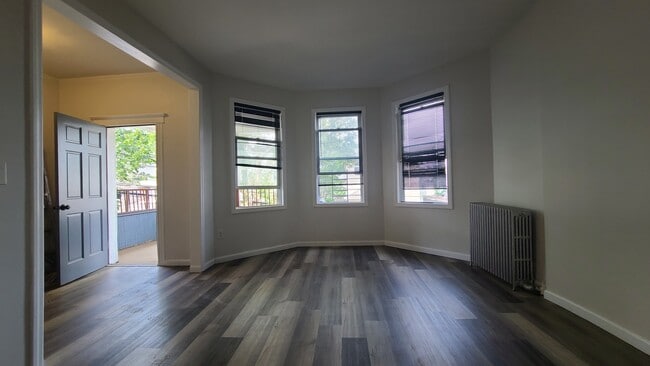 Photo - 89 Wegman Pky Apartments Unit 2