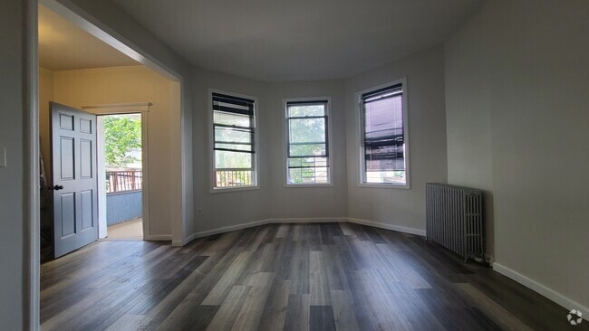 Building Photo - 89 Wegman Pky Unit 2 Rental