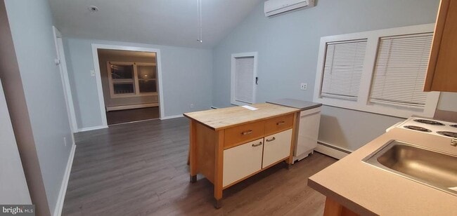 Photo - 453 Chesapeake Rd