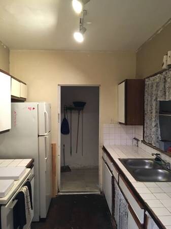 Photo - 225 W 5th St