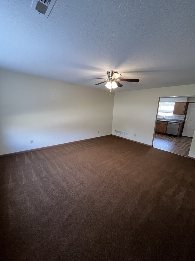 Photo - 806 Foster Ln