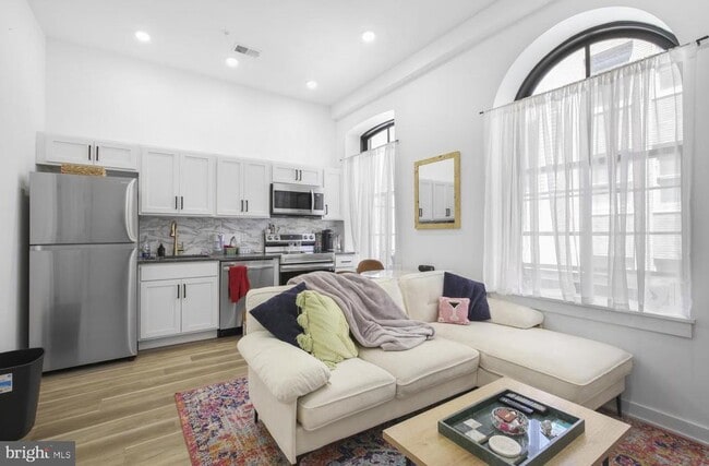 Photo - 1415 Locust St Apartment Unit 504