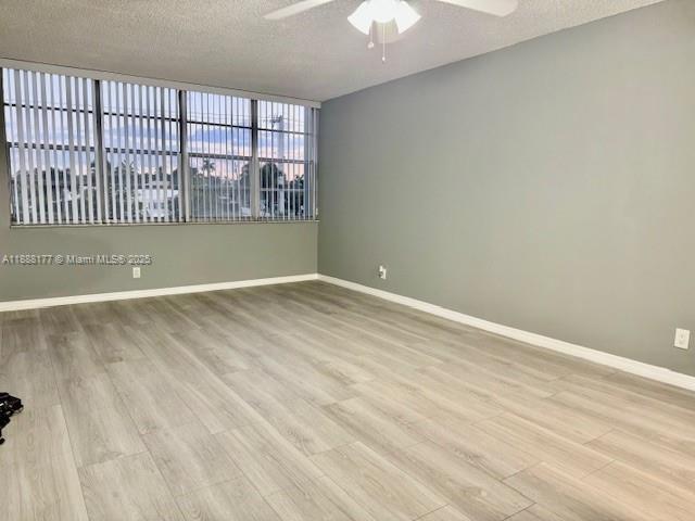 Photo - 2761 Taft St Unidad 201