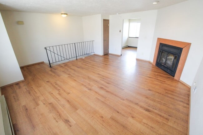 Photo - 723 E Broad Ave