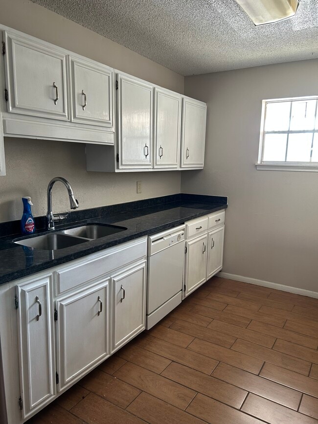 Photo - 700 W Fern Ave Unit 22