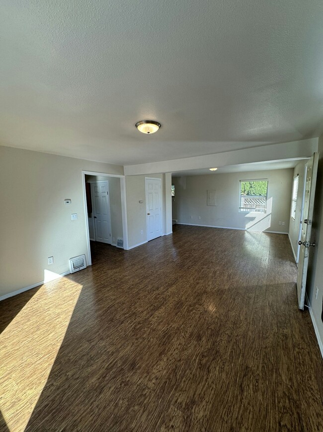 Photo - 2804 McLeod Rd