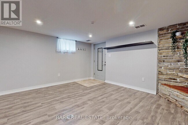 Photo - 508 Upper Gage Ave