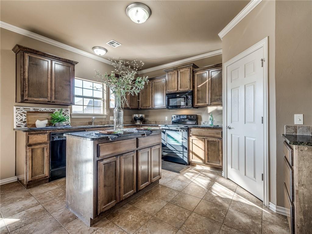 Photo - 4900 NW 154th St