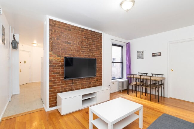 Photo - 340 E 94th St Unidad ID1032043P