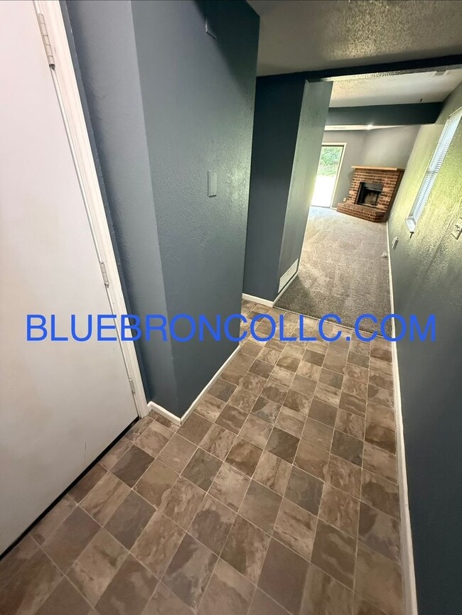Photo - This one will go fast, marvelous 3 bedroom for great price in Lee's Summit