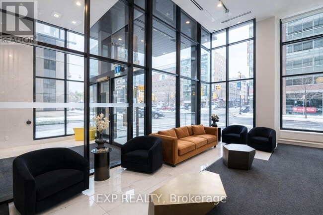 Photo - 180 George St Unité 1410