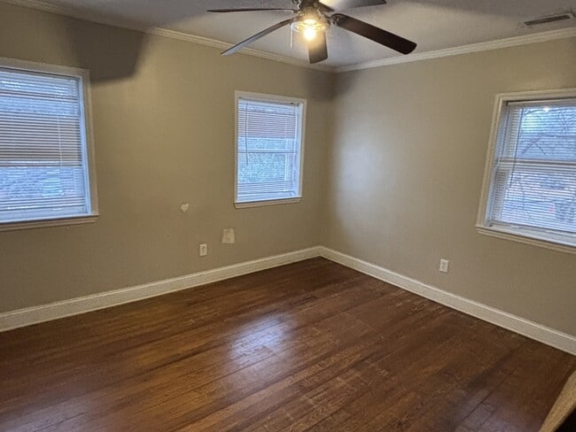 Photo - 1042 Bose Ave