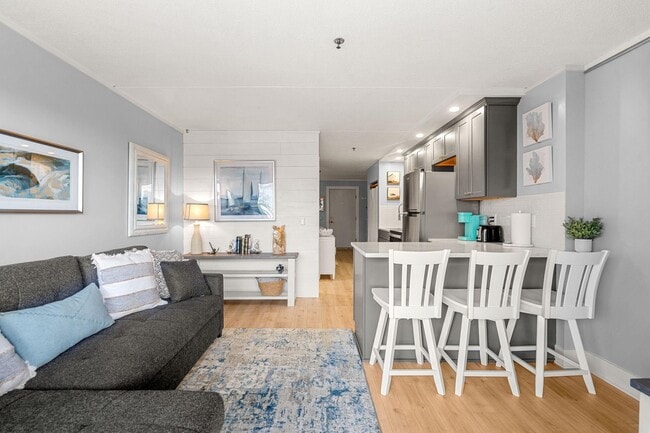 Building Photo - 933 Ocean Blvd Unit 102