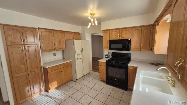 Photo - 42455 Bishop Rd