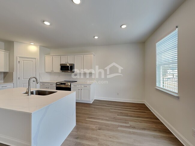 Photo - 459 Hickory Pointe Rd