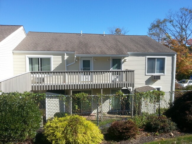 Building Photo - 461 E Mitchell Ave Unit 461