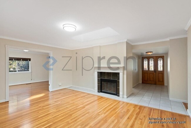 Photo - 1565 Klamath Dr