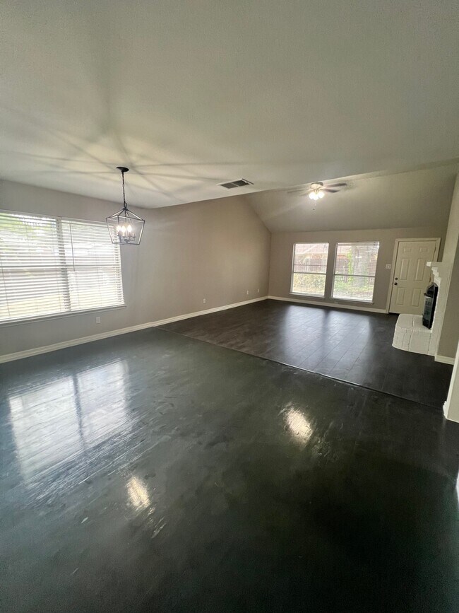 Photo - 2213 Ridgewood Dr