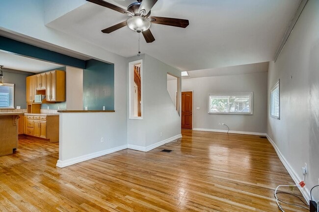 Photo - 3921 S Acoma St