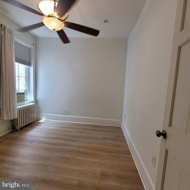 Photo - 3142 O St NW