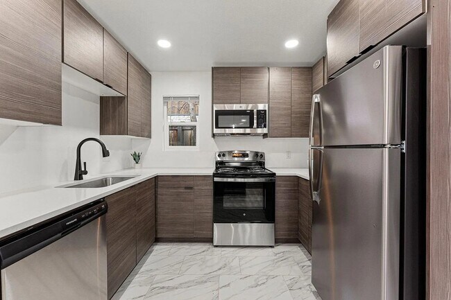 1228 Jay St