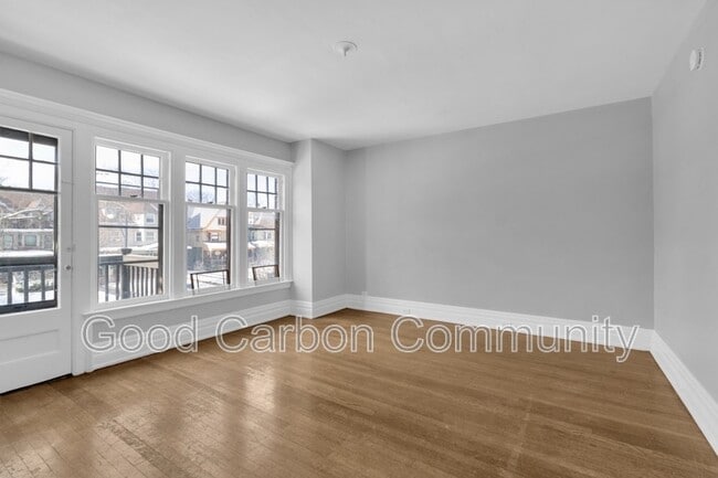 Building Photo - 377 Elmwood Ave Unit 7