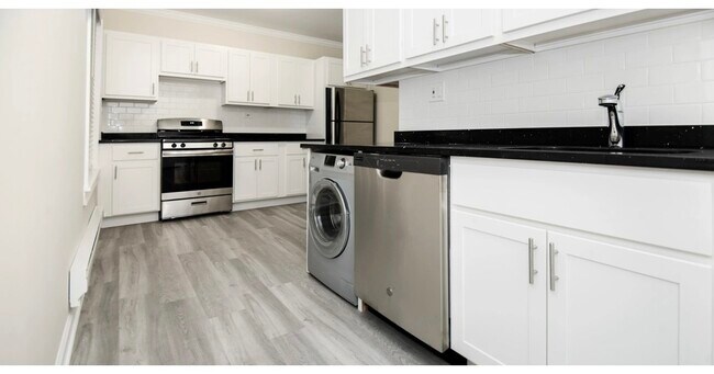 Photo - 837.5 W Cornelia Ave Unit 3S