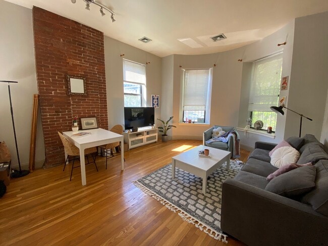 Building Photo - 42 Worcester Sq