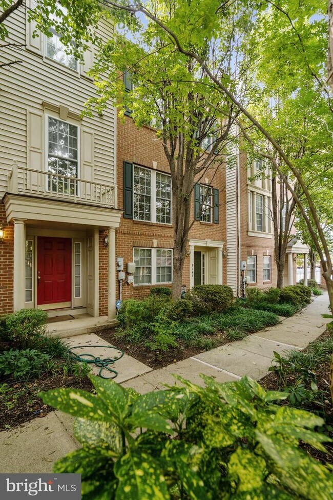 8143 Skelton Cir Townhome Townhome Rental in Falls Church VA