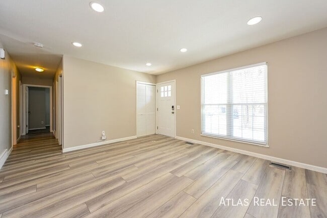 Photo - 1255 S Lewiston Way