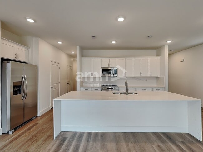 Photo - 11111 Magallanes St
