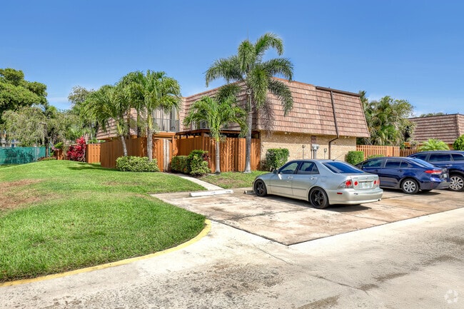 Building Photo - 712 Springdale Cir Rental