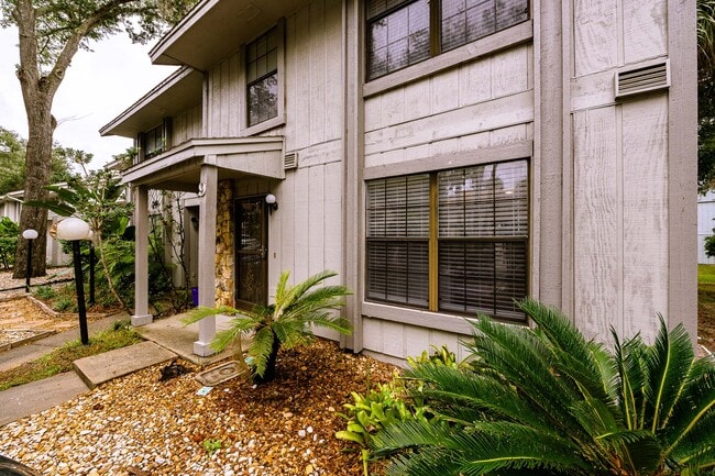 Photo - 9 Oakwood Park