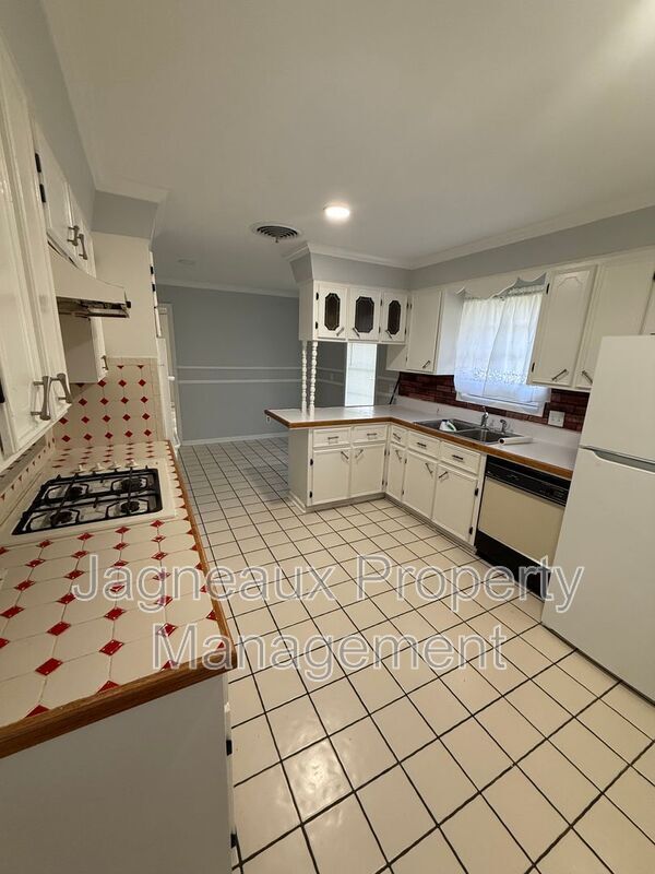 Photo - 2615 Blackwell St