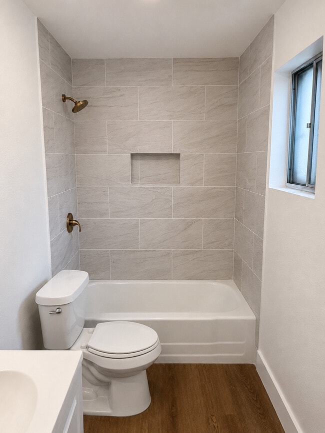 Oakcliff Apartments