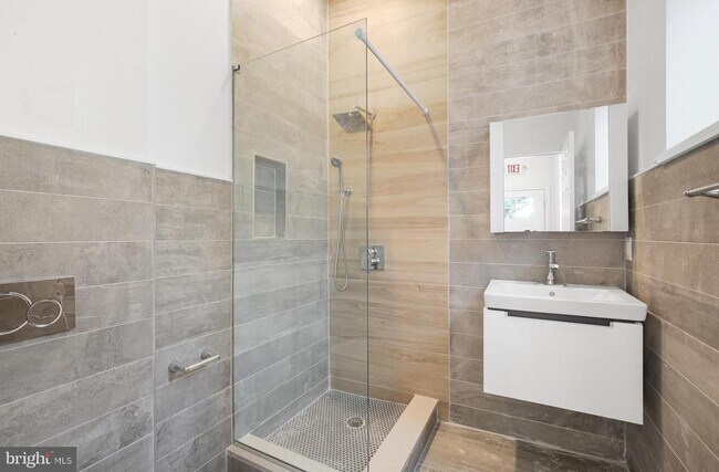 Photo - 2046 E Huntingdon St Unit 1F