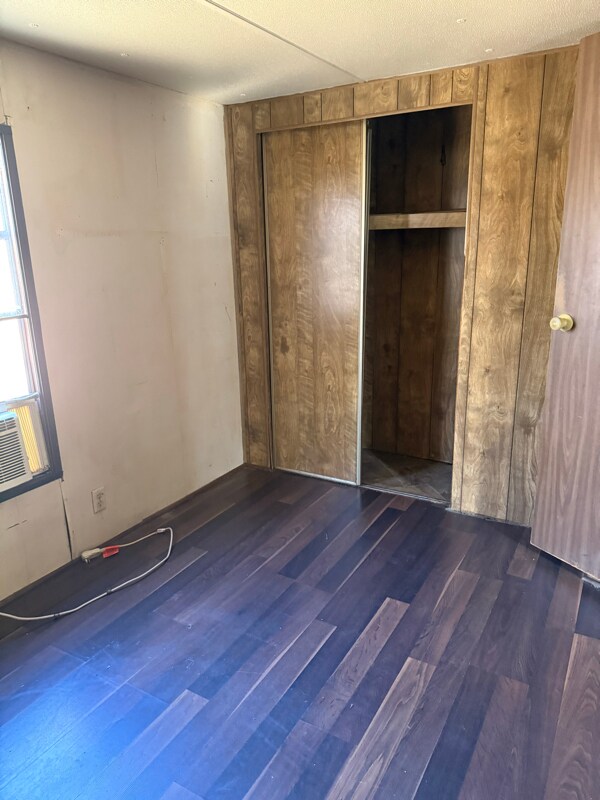 Photo - 2103 Roach St