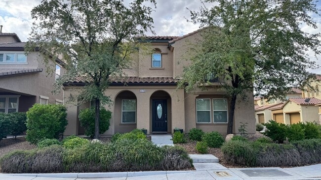 Building Photo - Vacation Living 3 bedroom 2 car garage $2495 Rental